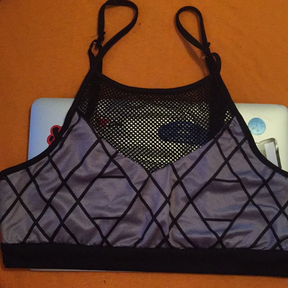 Sports bra